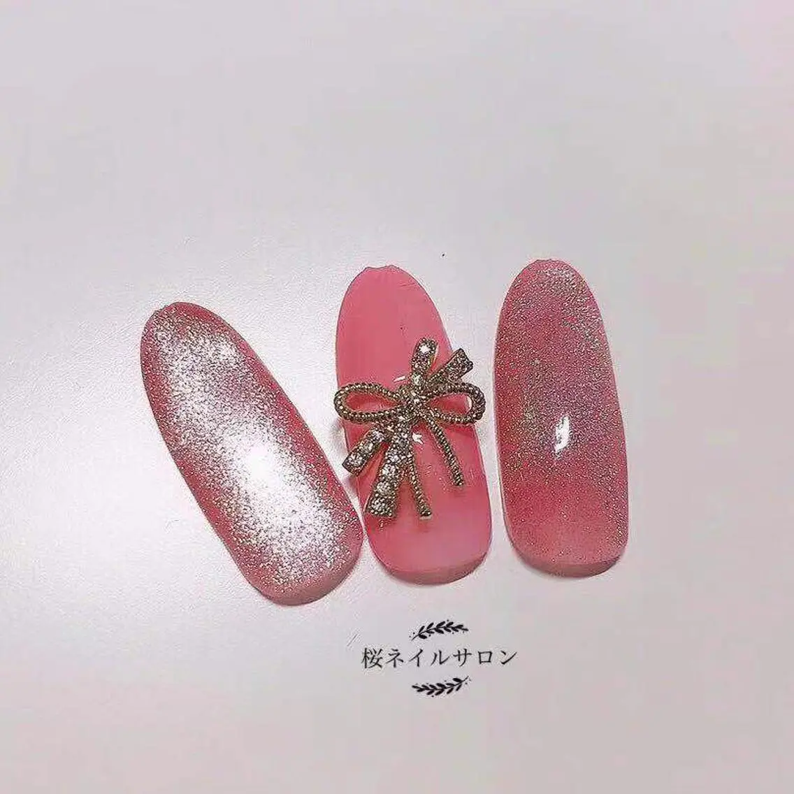 ネイル キラキラネイル マグネットネイル ピンク MoonNail ユリ🌸のネイルデザイン