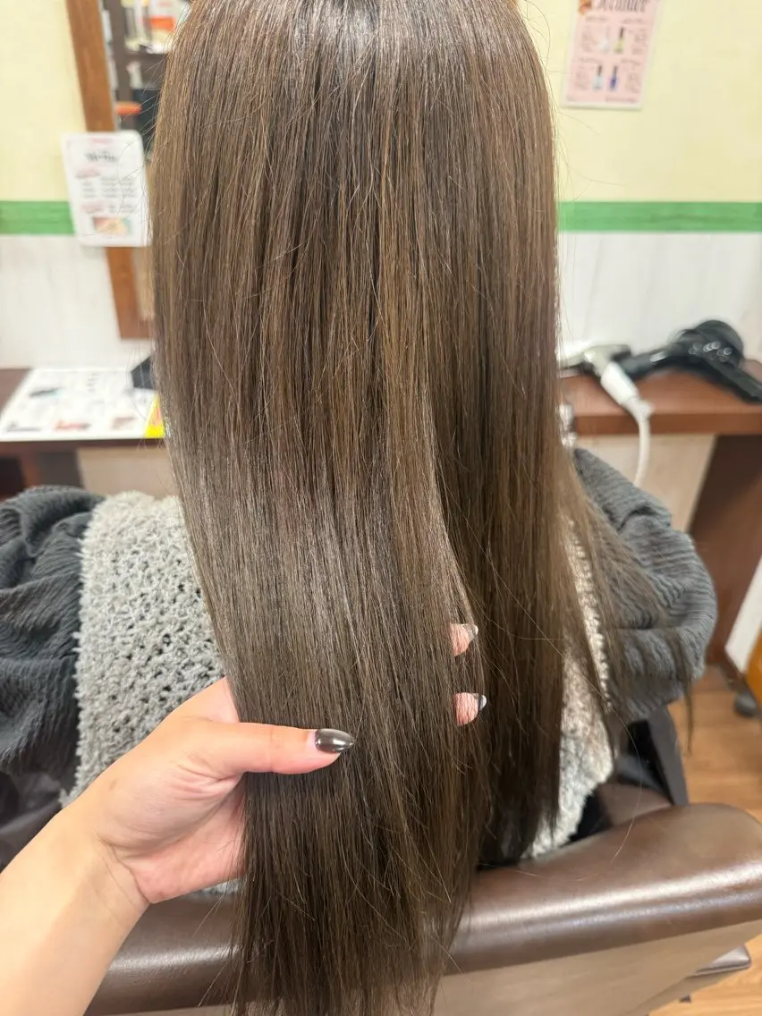 カラー 孫田 実侑のヘアスタイル