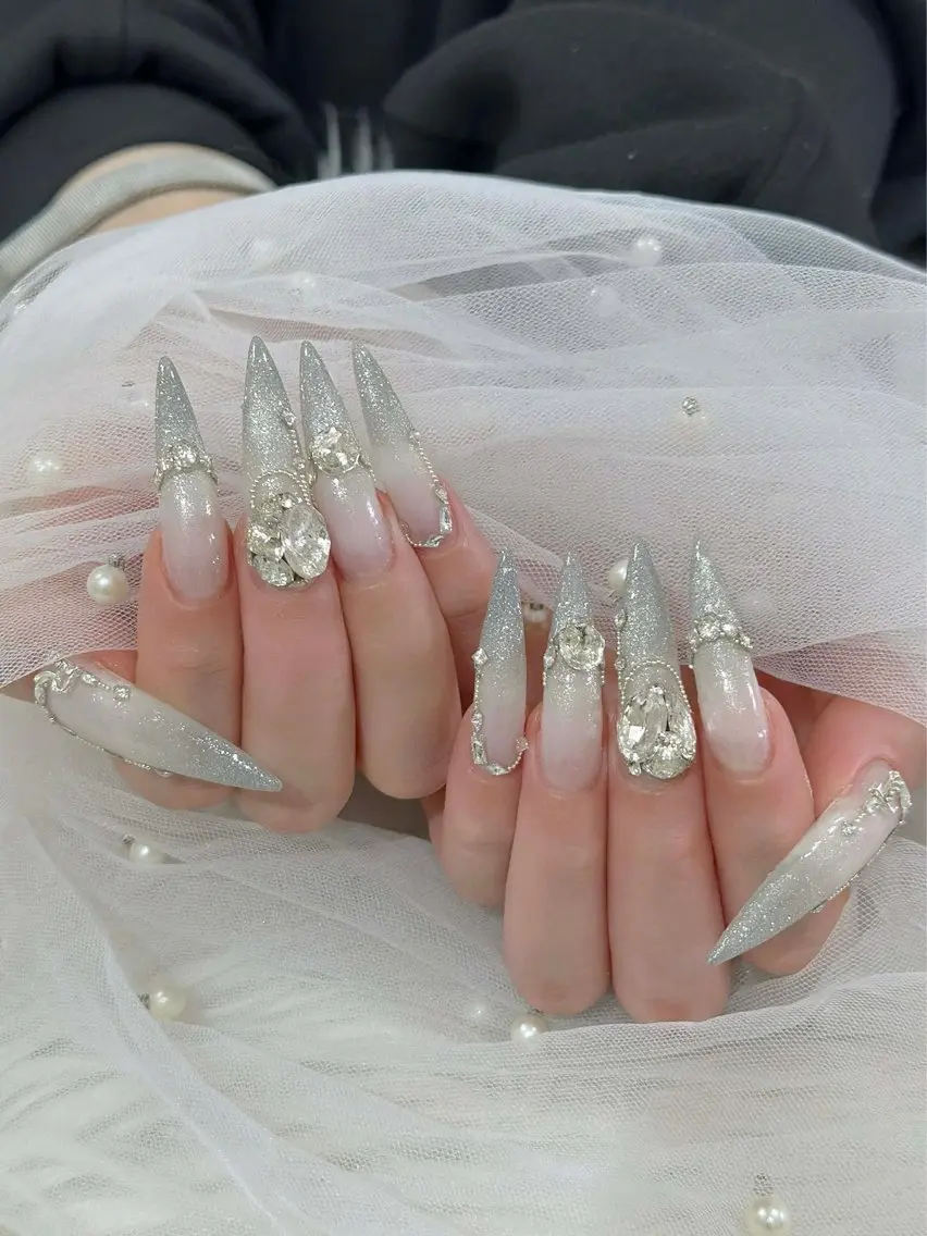 ネイル オーロラネイル ボルドー ブラウン 氷ネイル・うるうるネイル キラキラネイル ハンドネイル Julli NailStudioのネイルデザイン