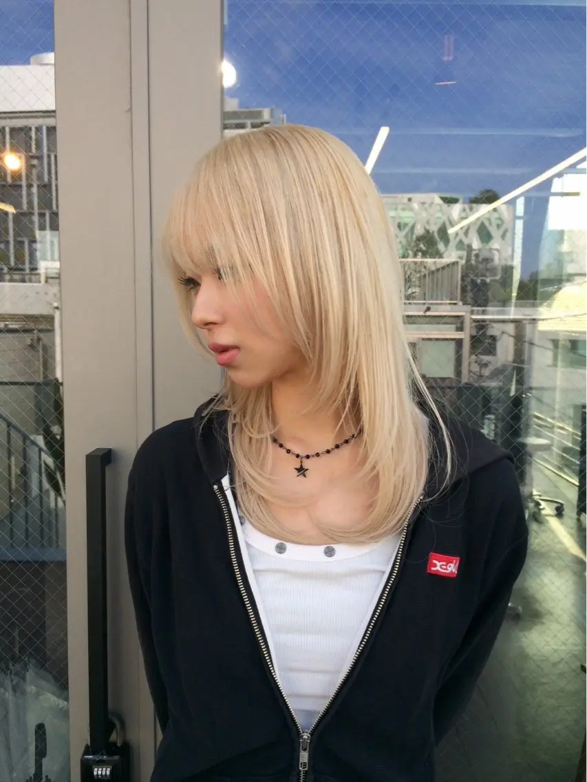 セミロング ヘアカラー 山口 真世のヘアスタイル