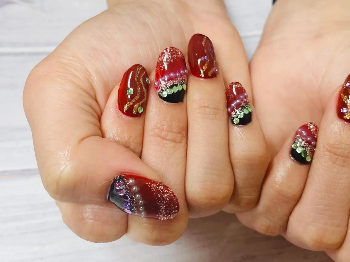 ネイル 成人式 キラキラネイル ハンドネイル nailsalon Rinのネイルデザイン