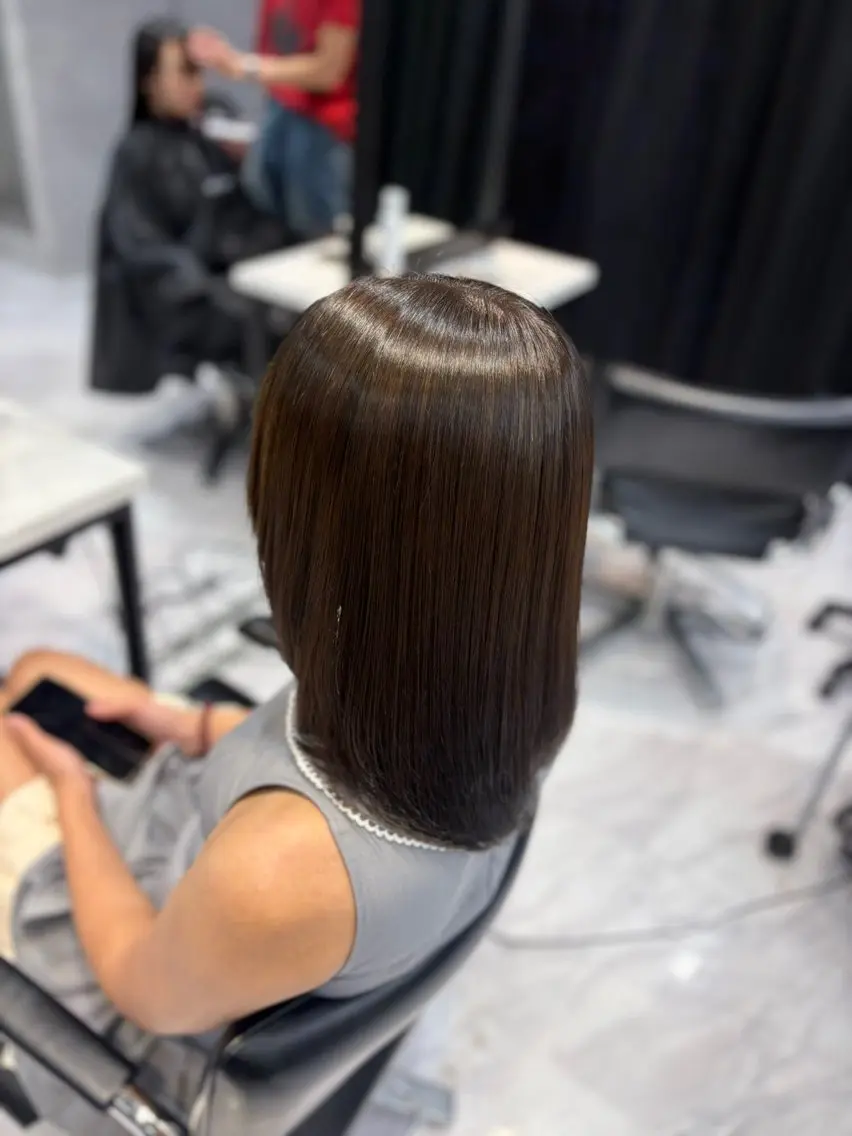 セミロング カラー ベージュカラー オリーブベージュ ヘアカラー みう 📍新宿美髪のヘアスタイル
