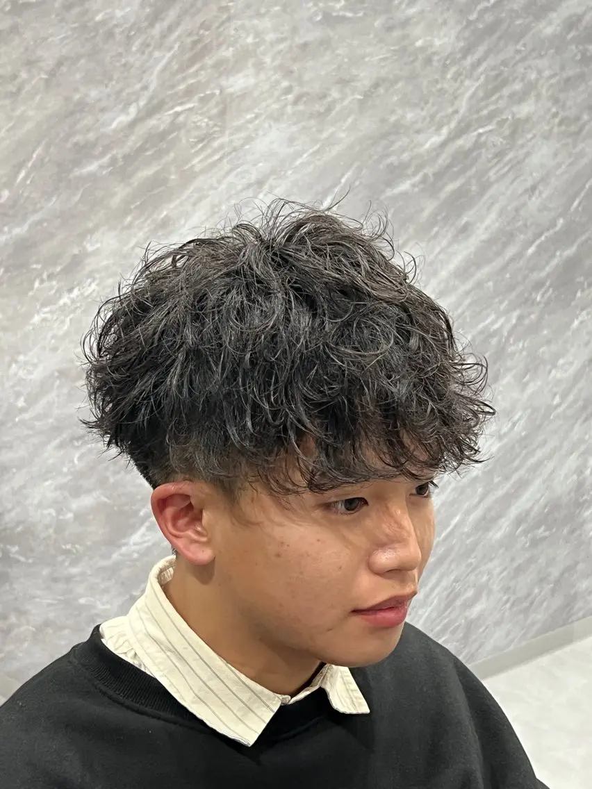 パーマ メンズ メンズパーマ スパイラルパーマ ulus kobe 藤枝大地のヘアスタイル