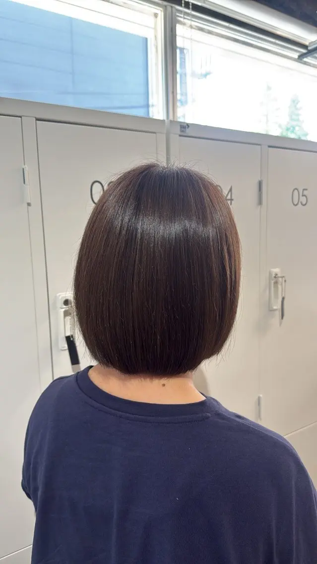 ミディアム カット ヘアカラー Riko🩶仙台| 縮毛×艶髪🫧のヘアスタイル