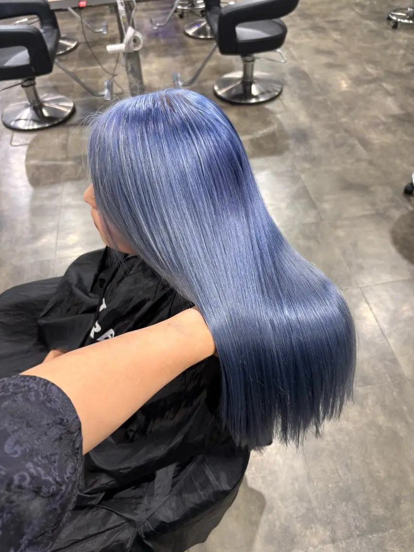 ロング カラー カット ヘアカラー トリートメント 寒色🦋ブロンド💙 ブリーチ/レイヤーのヘアスタイル