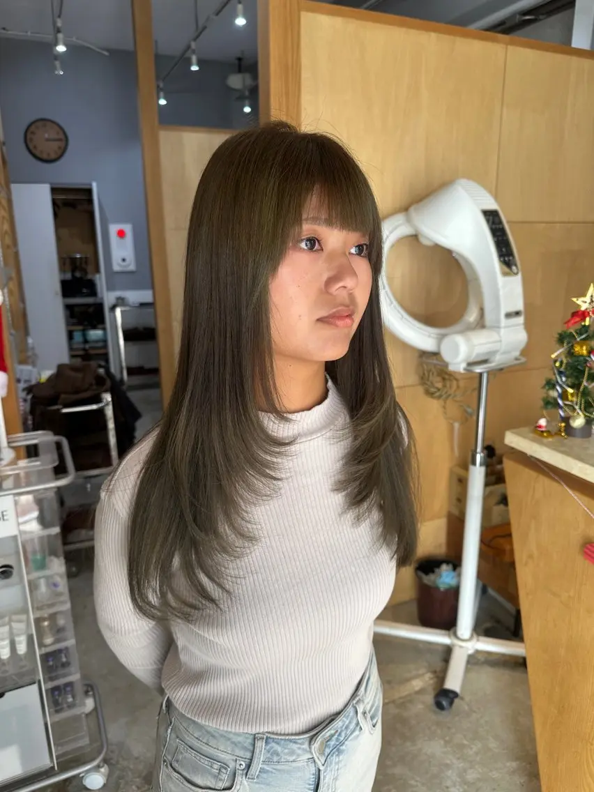 ミディアム カット ヘアカラー トリートメント miloc MOMOKAのヘアスタイル