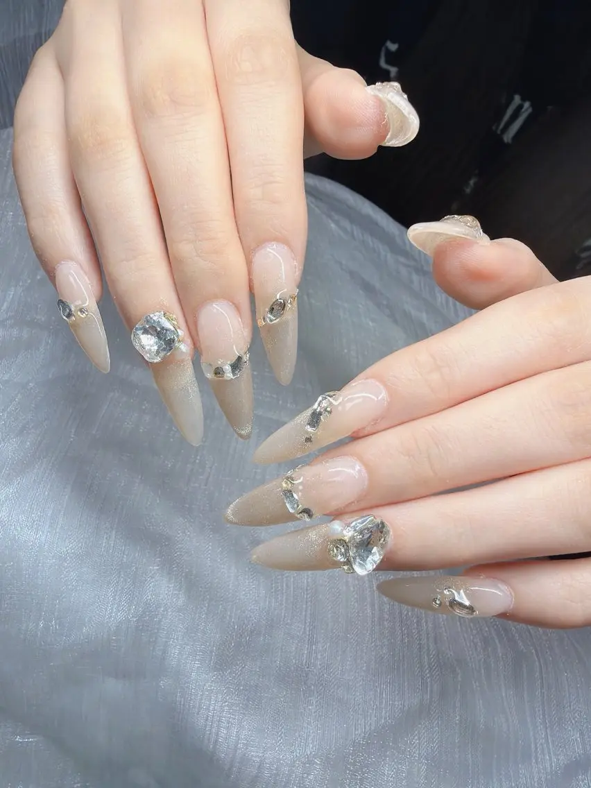ネイル ハンドネイル Lee Nailsのネイルデザイン