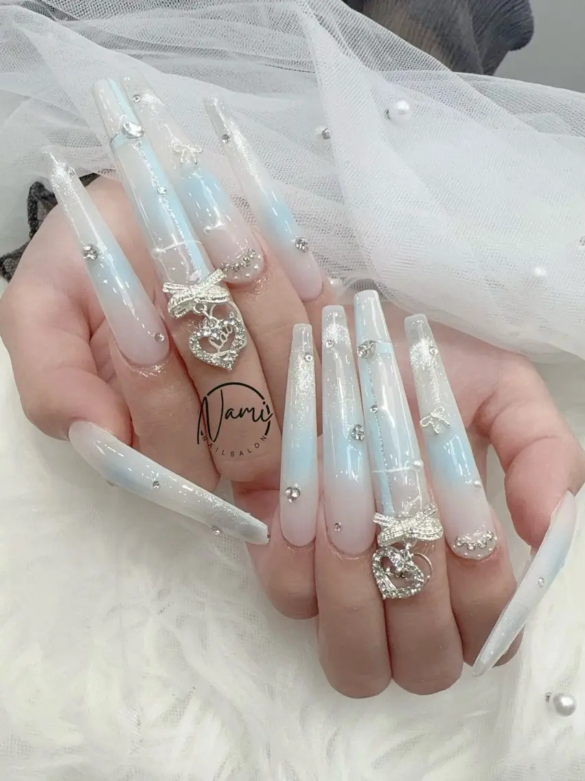 ネイル 長さ出し ガーリー 韓国ネイル ロングネイル 持ち込み ハンドネイル Nami nail salonのネイルデザイン
