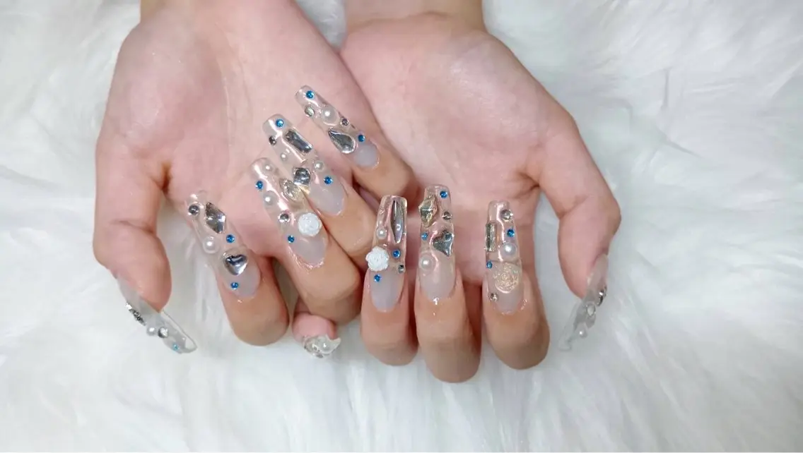 🎀人気No. 1メニュー🎀チップ長さだし➕お持ち込みデザイン💅¥8400​〜​デザインで金額変動ございます★の写真