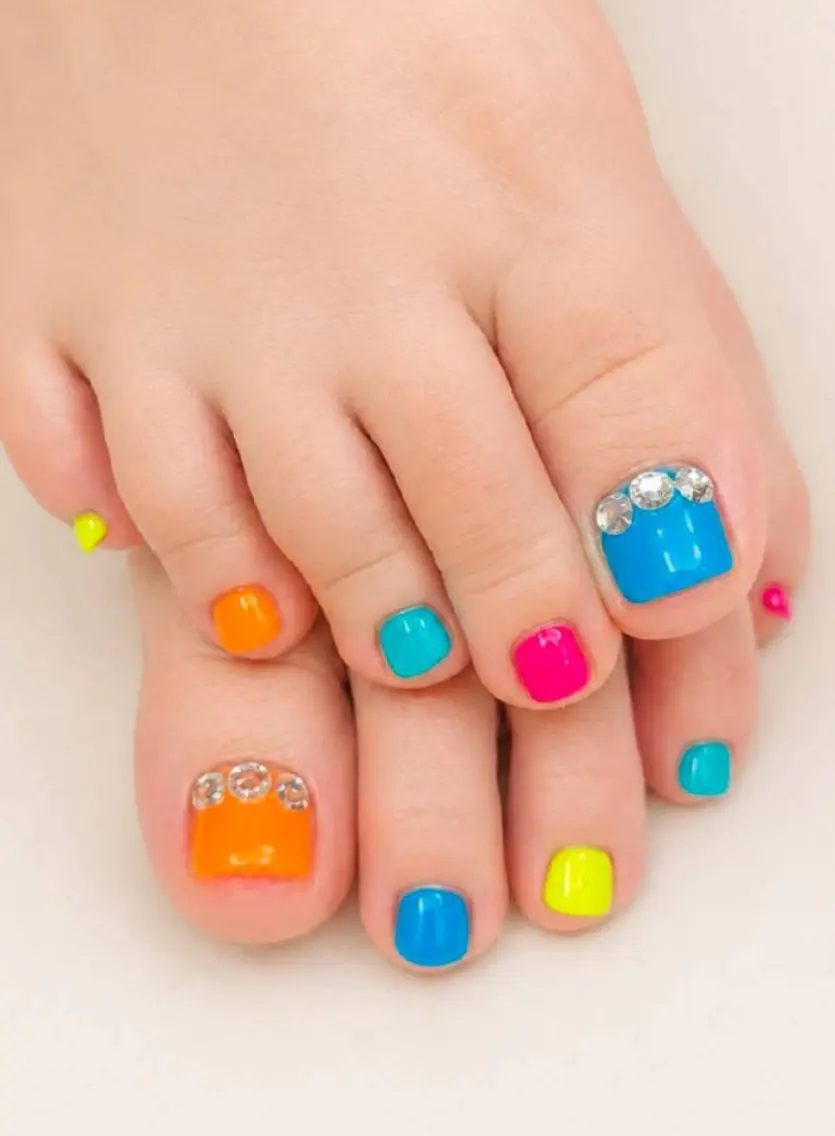ネイル ストーンネイル フットネイル +one Nailのネイルデザイン