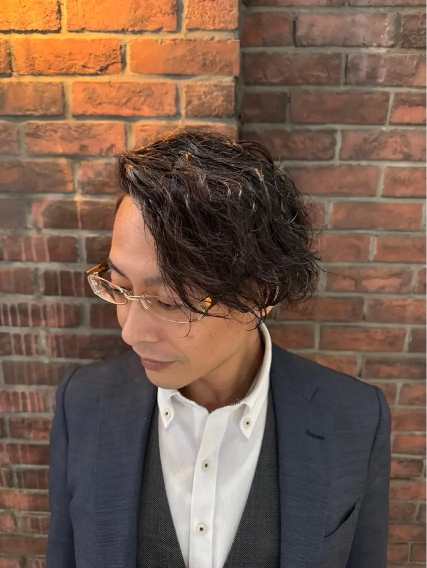 ミディアム 佐々木 健吾のヘアスタイル