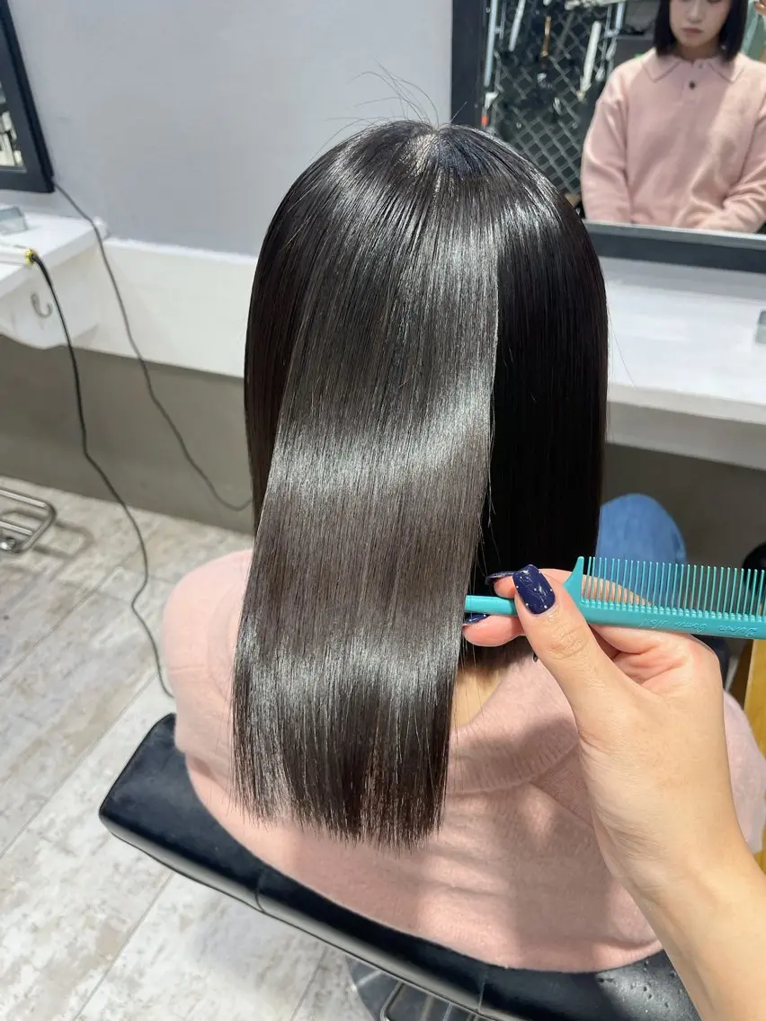 ミディアム カット ヘアカラー 縮毛矯正 gisel エリナのヘアスタイル