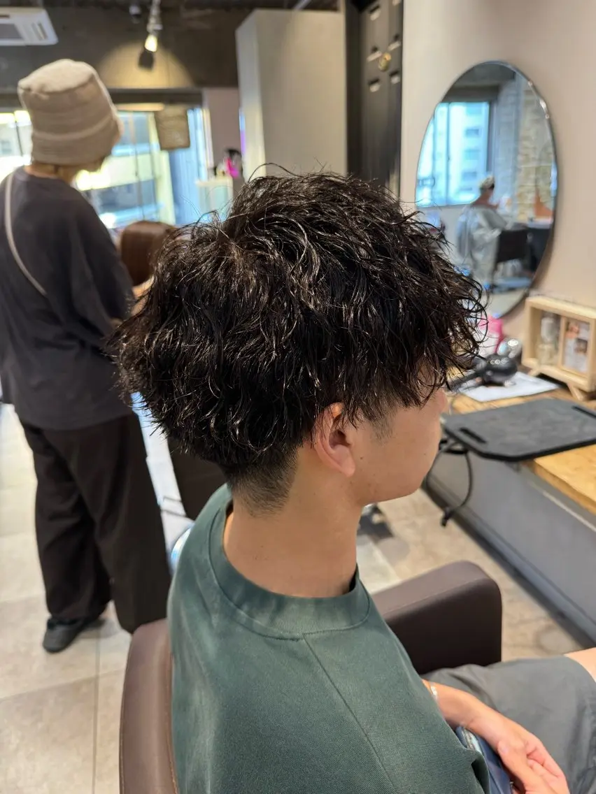 メンズ メンズパーマ 波巻きパーマ カット パーマ メンズ特化 TAKUYAのヘアスタイル