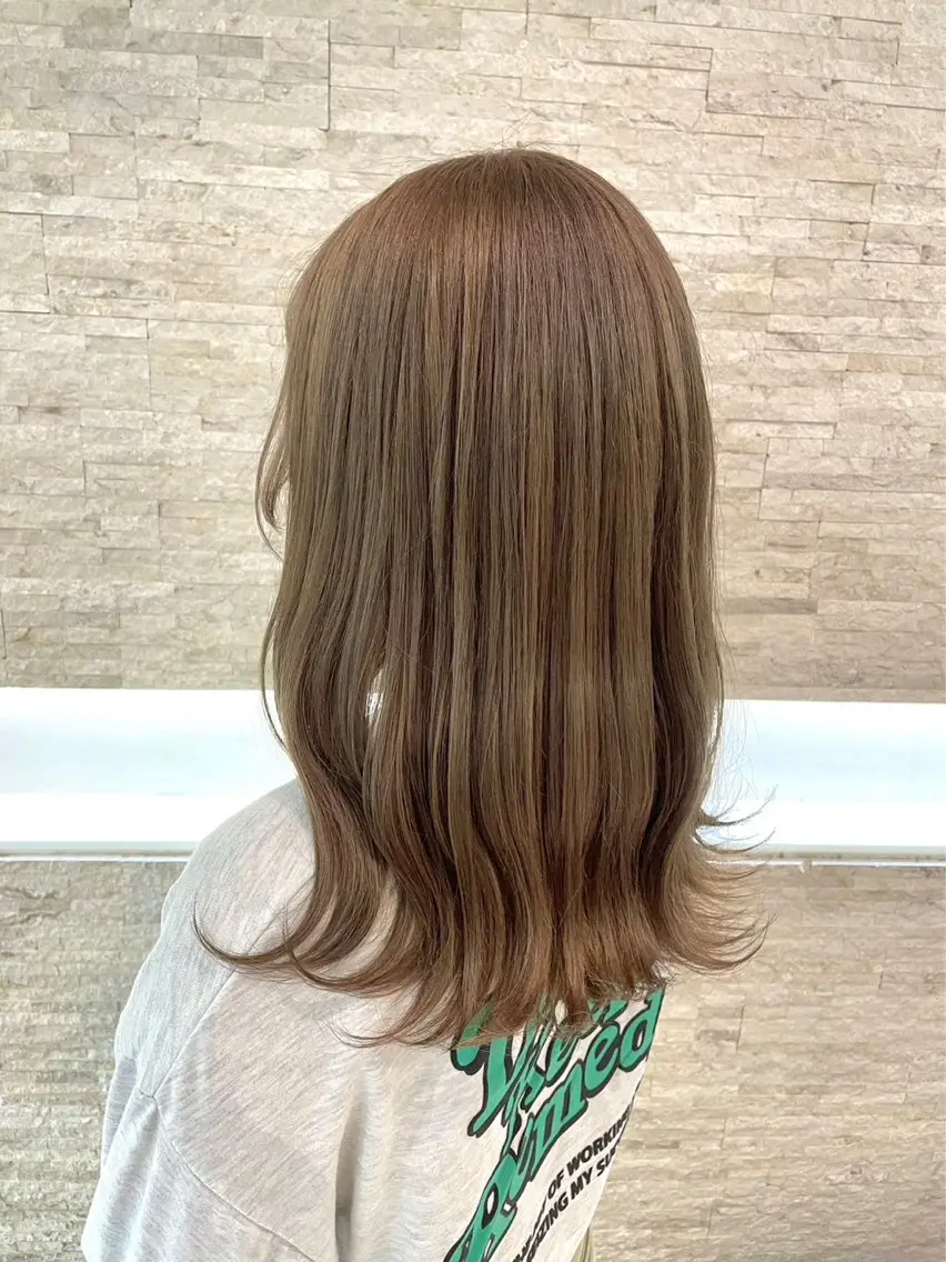 セミロング カラー ☘️上村 ☘️髪質 改善/透明感カラーのヘアスタイル