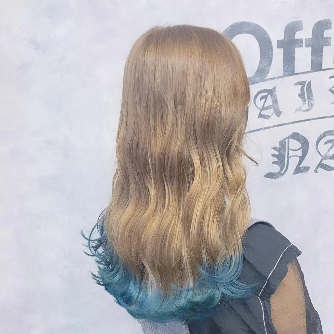 セミロング カラー ブルーカラー ダブルカラー インナーカラー ブリーチ&エクステ 🥀ケアカラー特化のヘアスタイル