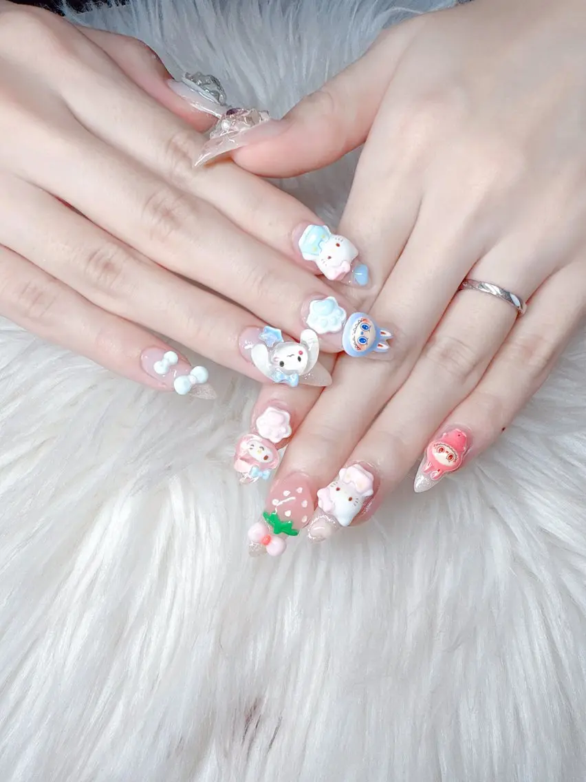 ネイル &ME Momoのネイルデザイン