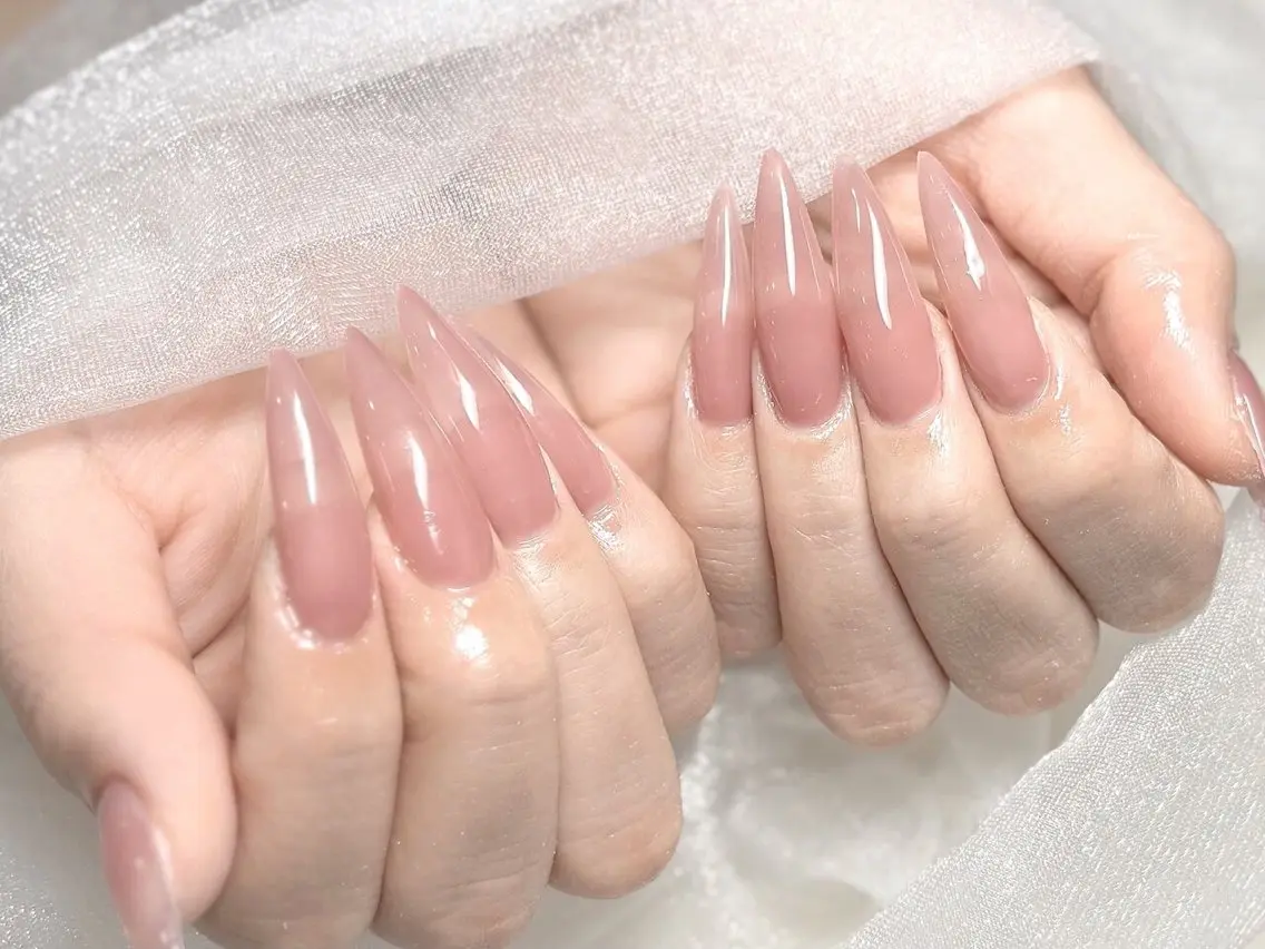 【新規オフ無料】　おすすめ‼️　10本チップ長さ出し❣️ ワンカラー✨　¥6,800の写真