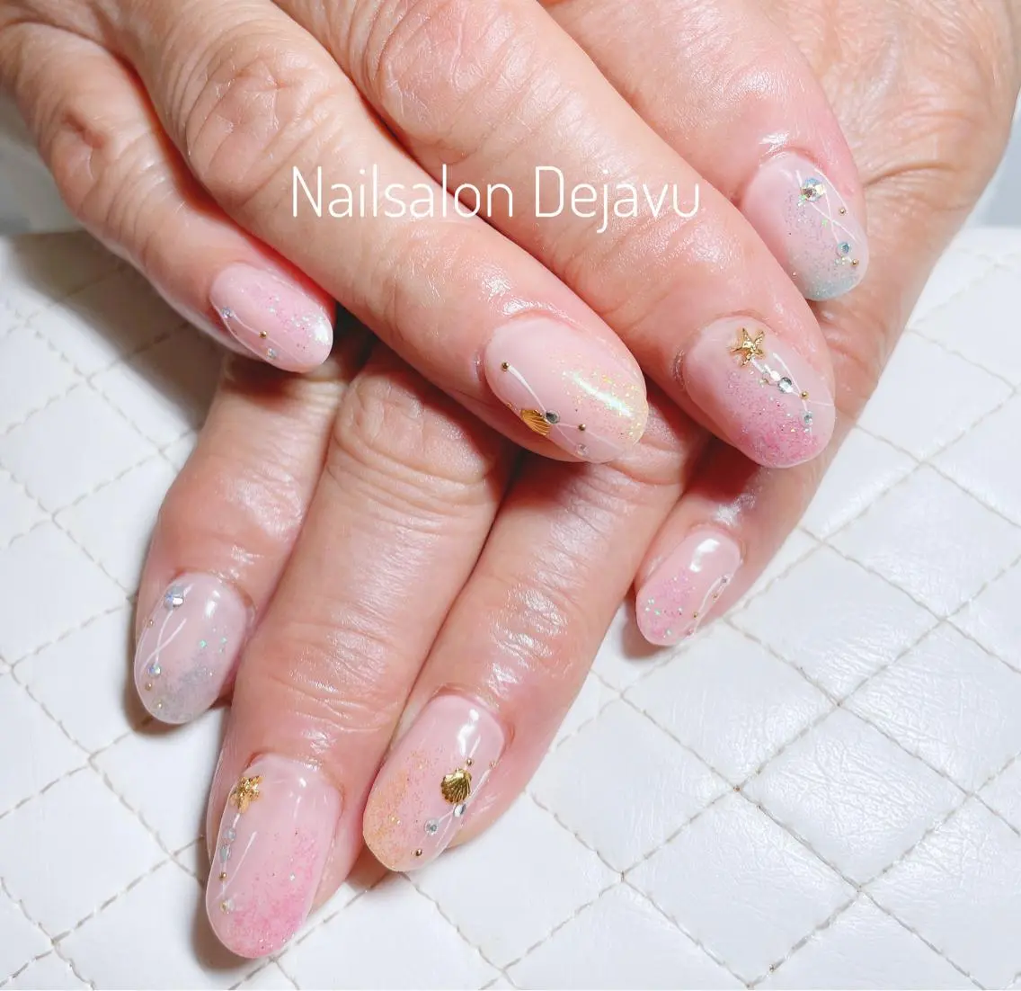 ネイル アートネイル ジェルネイル ラメ(グリッター) Nail salon Dejavu 🌿のネイルデザイン
