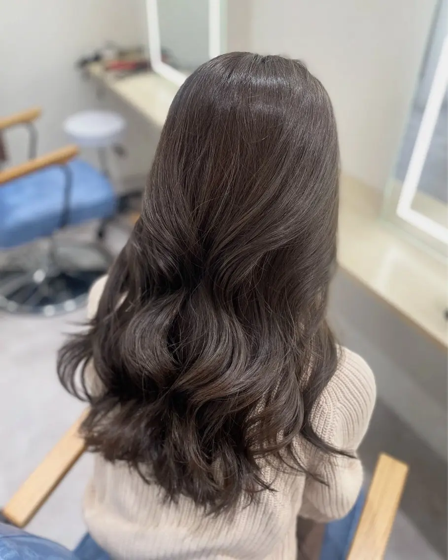 ロング カラー 安東留那 /レイヤーカットのヘアスタイル