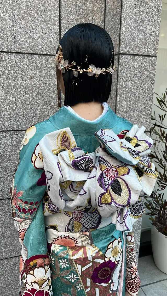 安達 咲のヘアスタイル