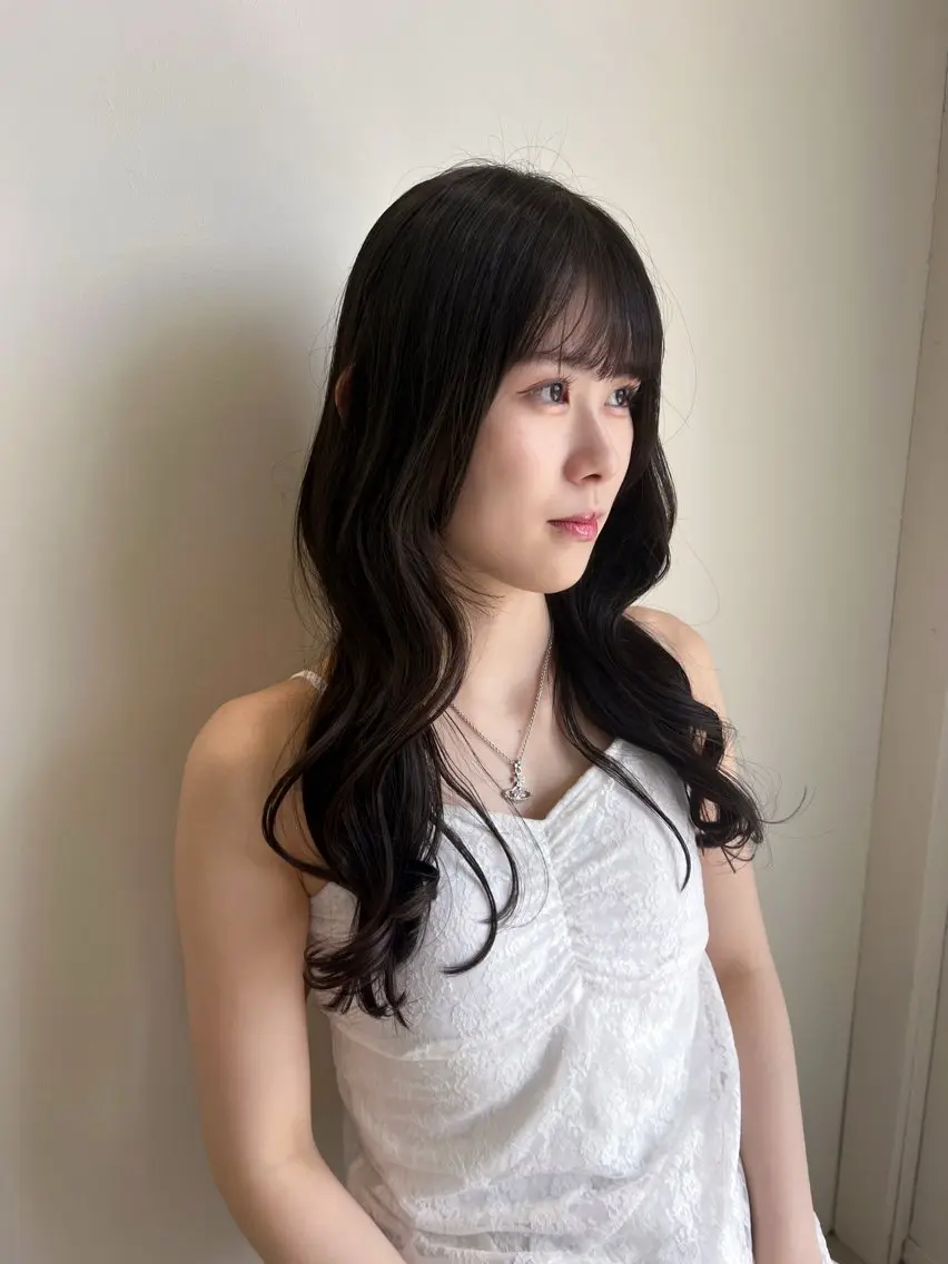 ロング ヘアアレンジ くびれヘア 韓国風ヘア 周東 芽依のヘアスタイル