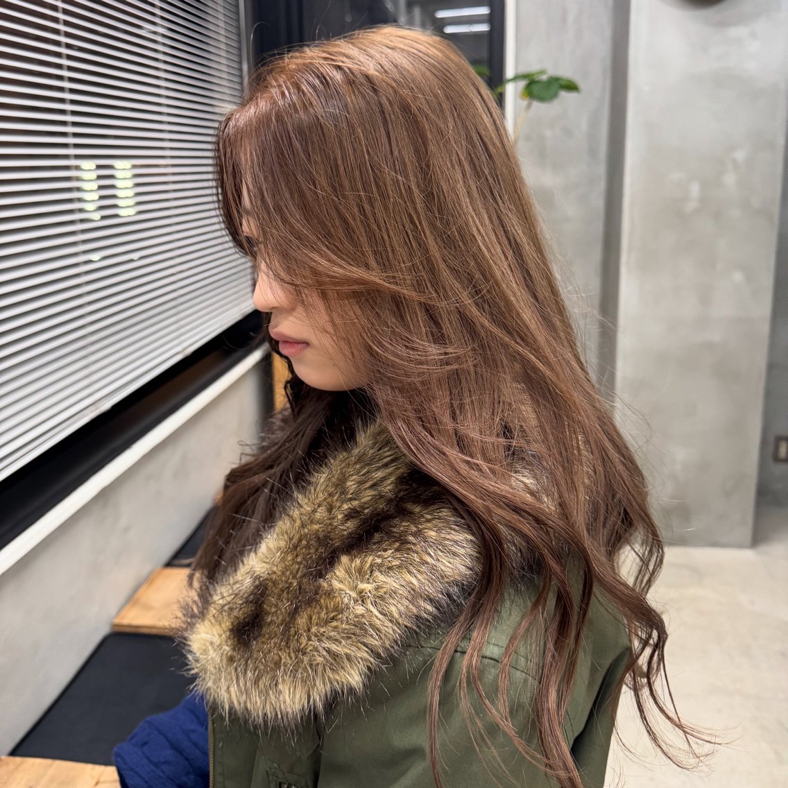 ロング カラー ベージュカラー ブラウンカラー ブラウンベージュ 透明感カラー MAEUL miyuのヘアスタイル