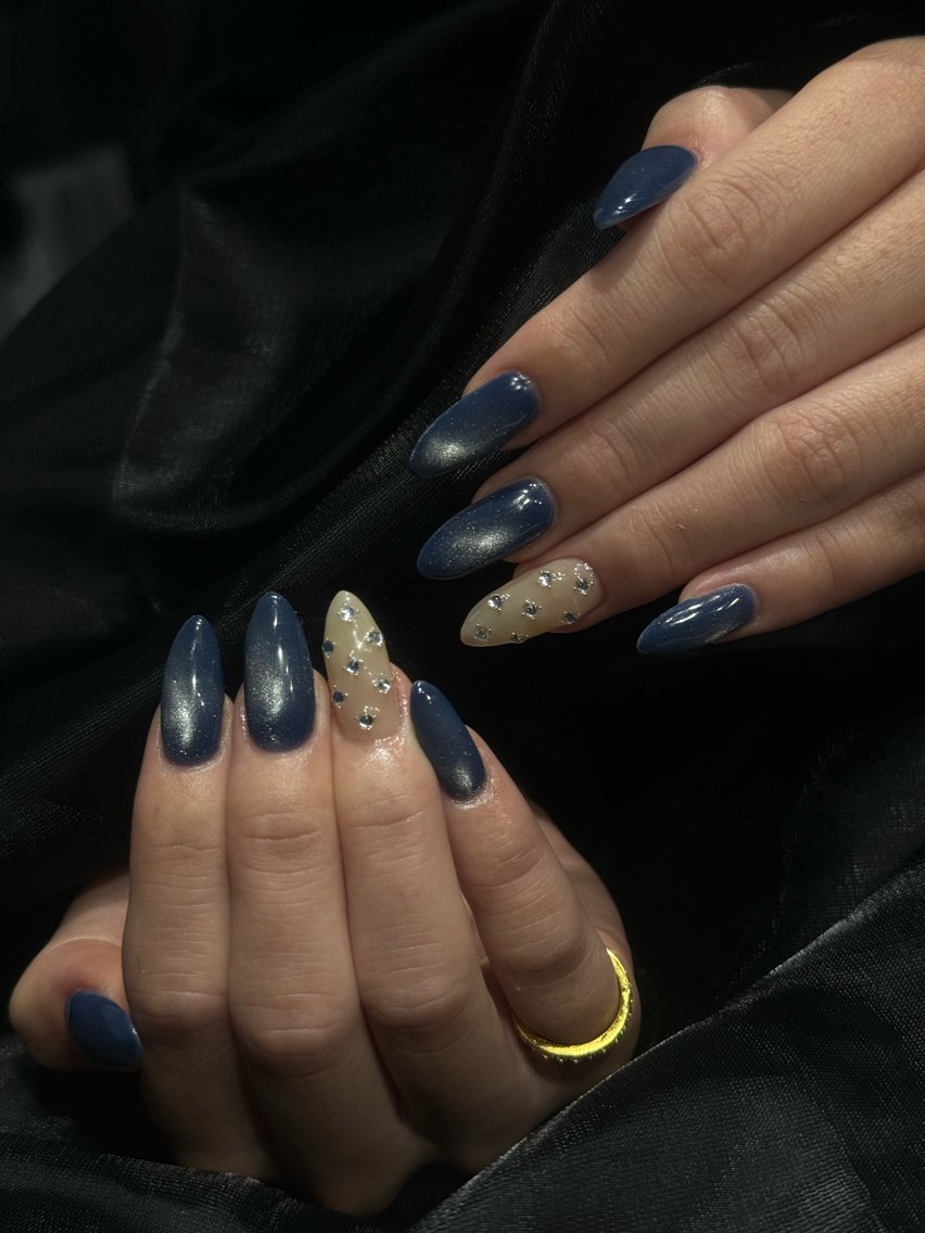 ネイル キラキラネイル 韓国ネイル マグネットネイル ワンホンネイル ハンドネイル KOTORA NAILのネイルデザイン