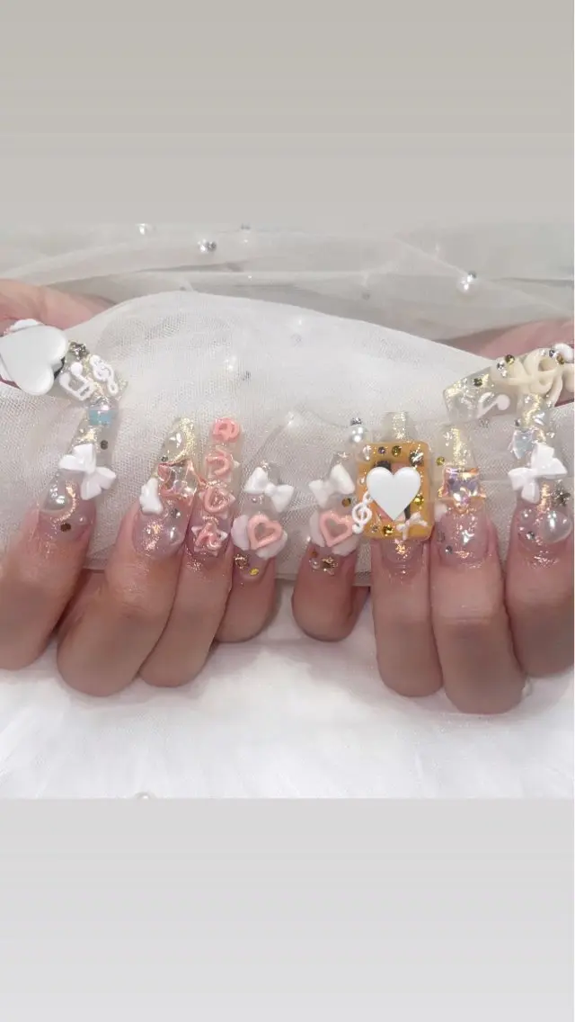 ネイル ハンドネイル 🧁fein. nana🩵のネイルデザイン