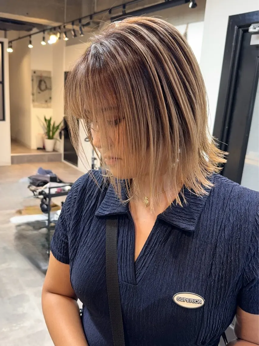 ショート カラー ブリーチ ヘアカラー サクマ リョウジのヘアスタイル
