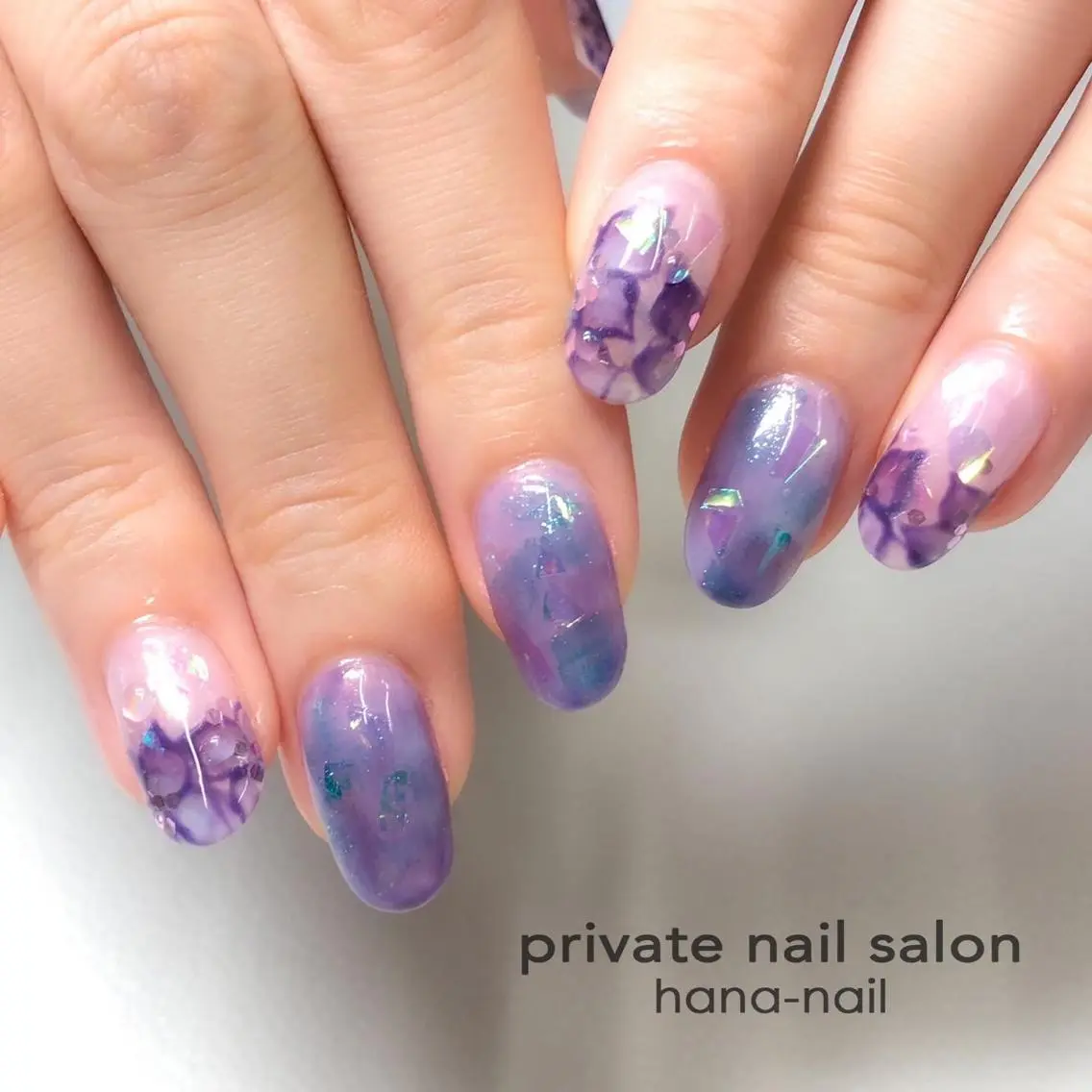 ネイル オーロラネイル キラキラネイル 赤色 夏ネイル Kao hana-nailのネイルデザイン