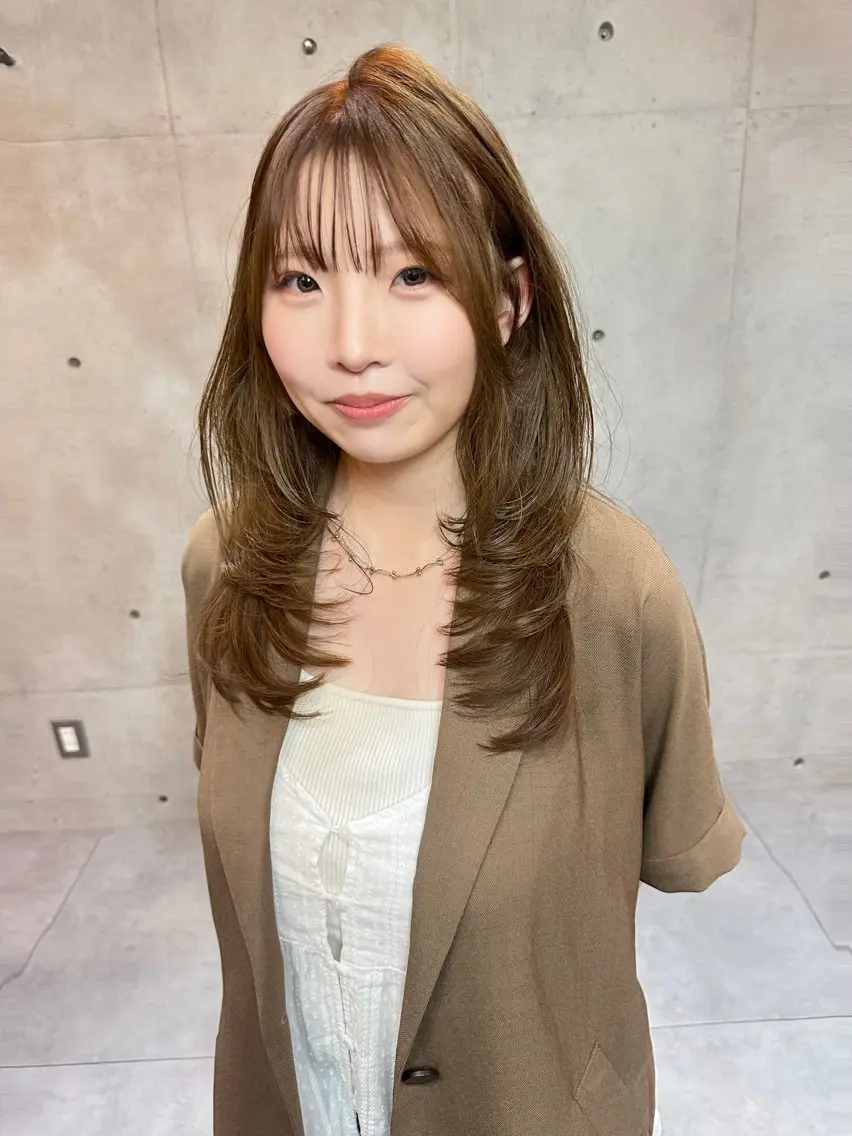 セミロング くびれヘア 韓国風ヘア レイヤーカット 小顔カット Blume... 01 Groupのヘアスタイル