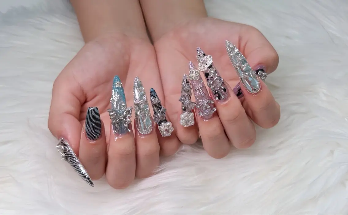 ネイル オーロラネイル チークネイル フットネイル フレンチネイル ジェルネイル Havi Nailsのネイルデザイン
