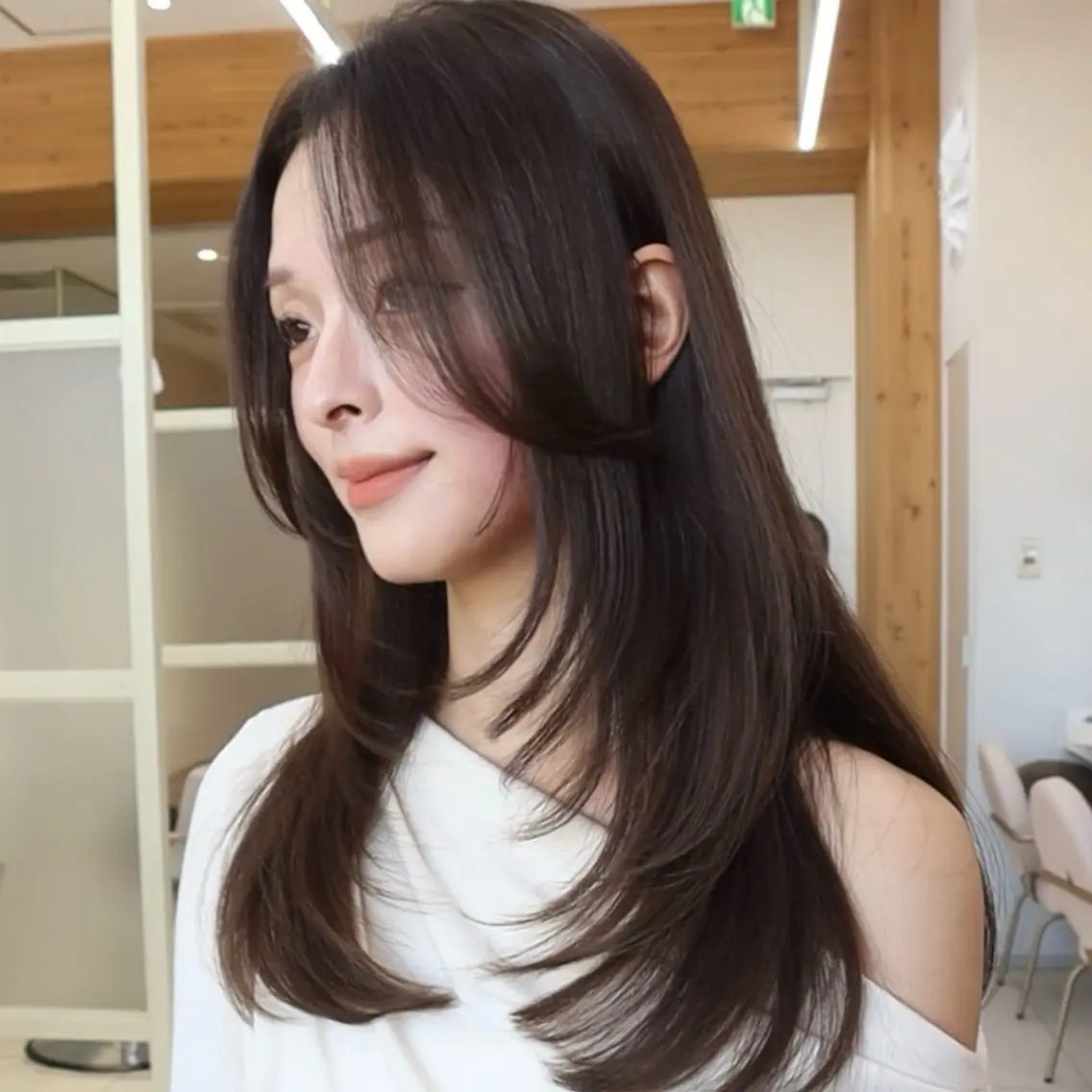 セミロング カラー カット ヘアカラー トリートメント 似合わせレイヤー/ 透明感カラーのヘアスタイル