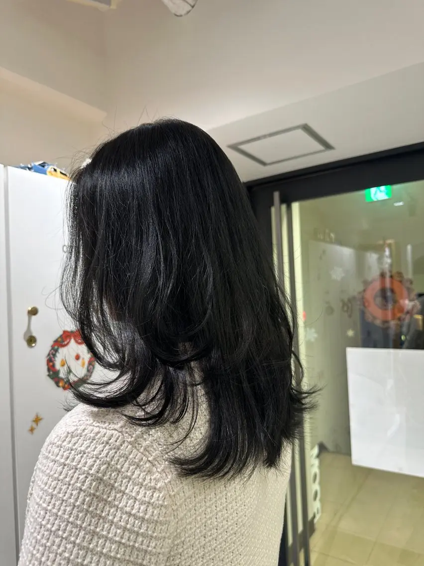 ミディアム レイヤーカット 切りっぱなし/髪質 改善矯正/さやか🫧のヘアスタイル