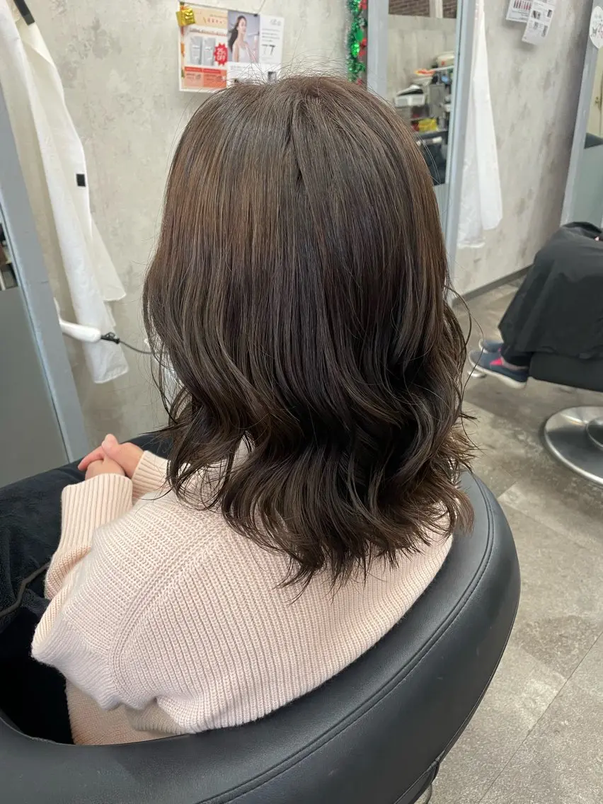 セミロング カラー 藤田 麗安のヘアスタイル