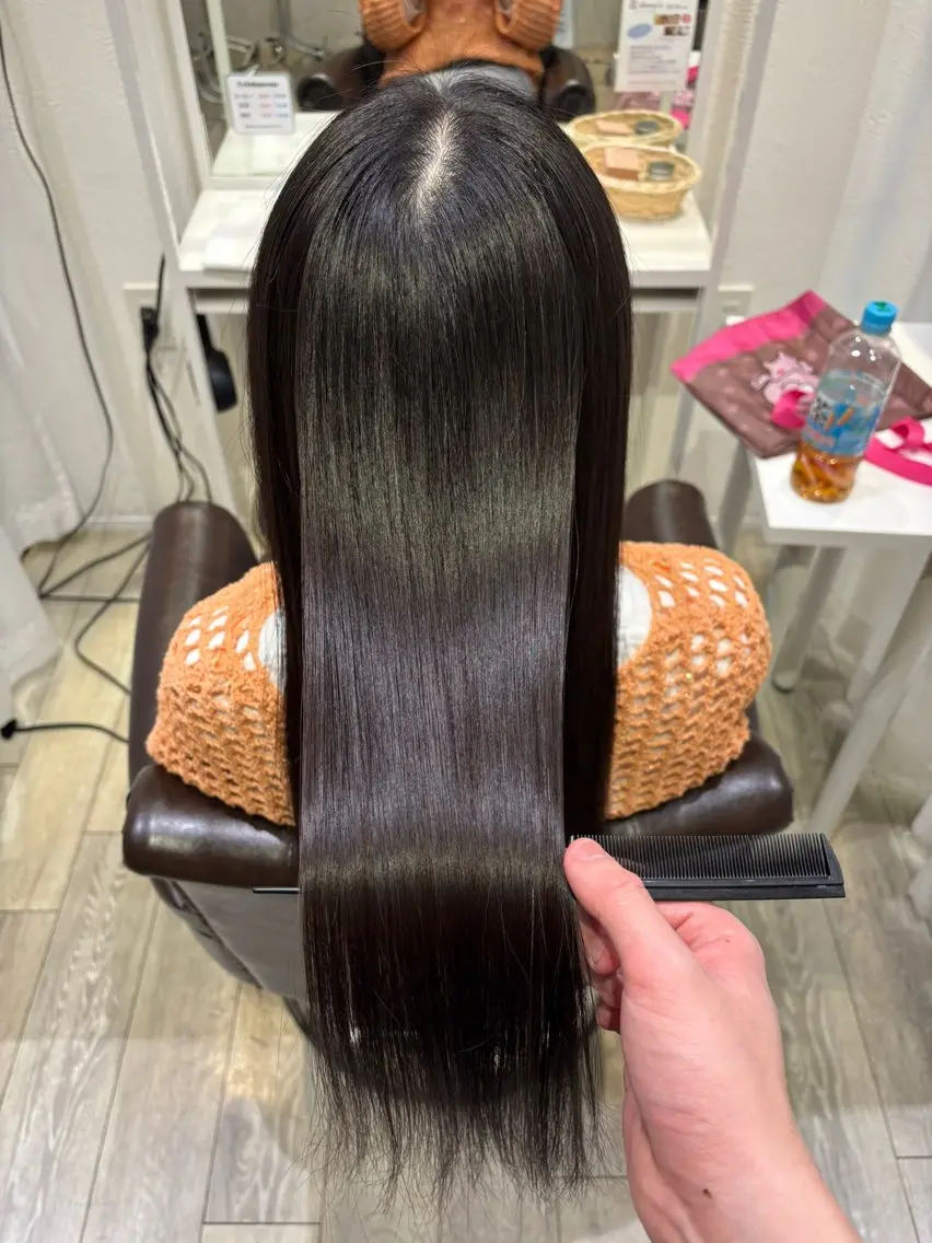 ロング カラー ダークグレー ダークグレージュ グレージュ ヘアカラー 前田 亮晟のヘアスタイル