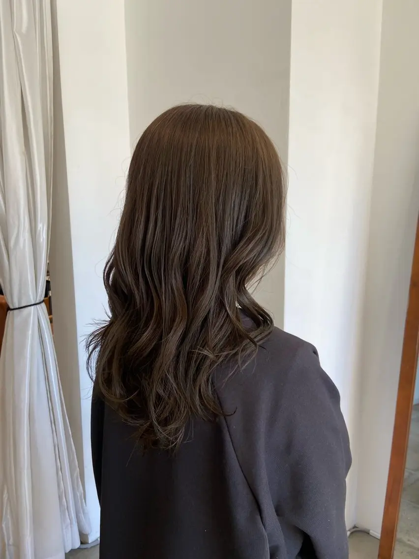 セミロング まつ あみのヘアスタイル