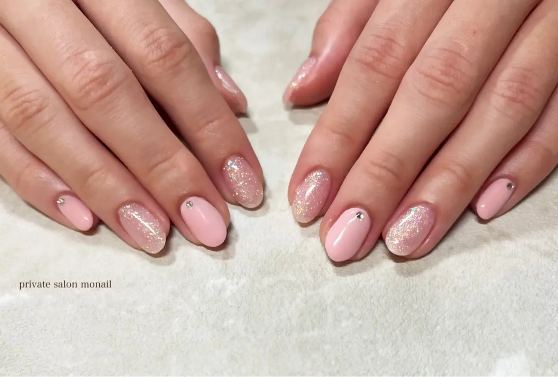 ネイル ラメ(グリッター) ピンク ストーンネイル ハンドネイル nail salon monailのネイルデザイン