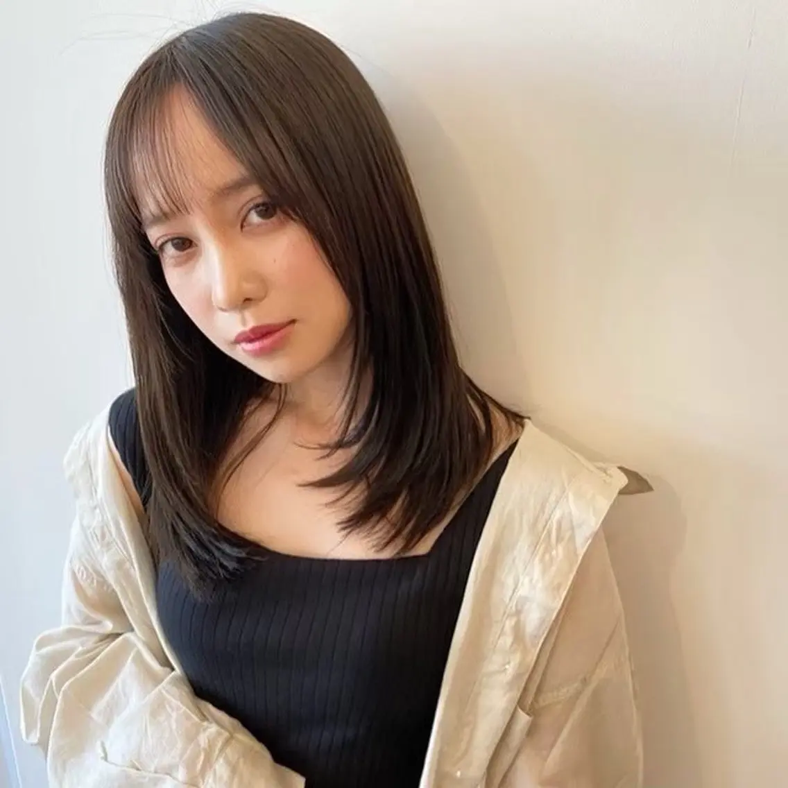 ミディアム レイヤーカット 林 莉瑠のヘアスタイル