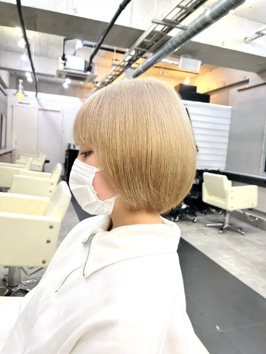 ショート カラー ブロンド ホワイトブロンド ヘアカラー トリートメント ブリーチ有無Wカラー メンズパーマ大成のヘアスタイル