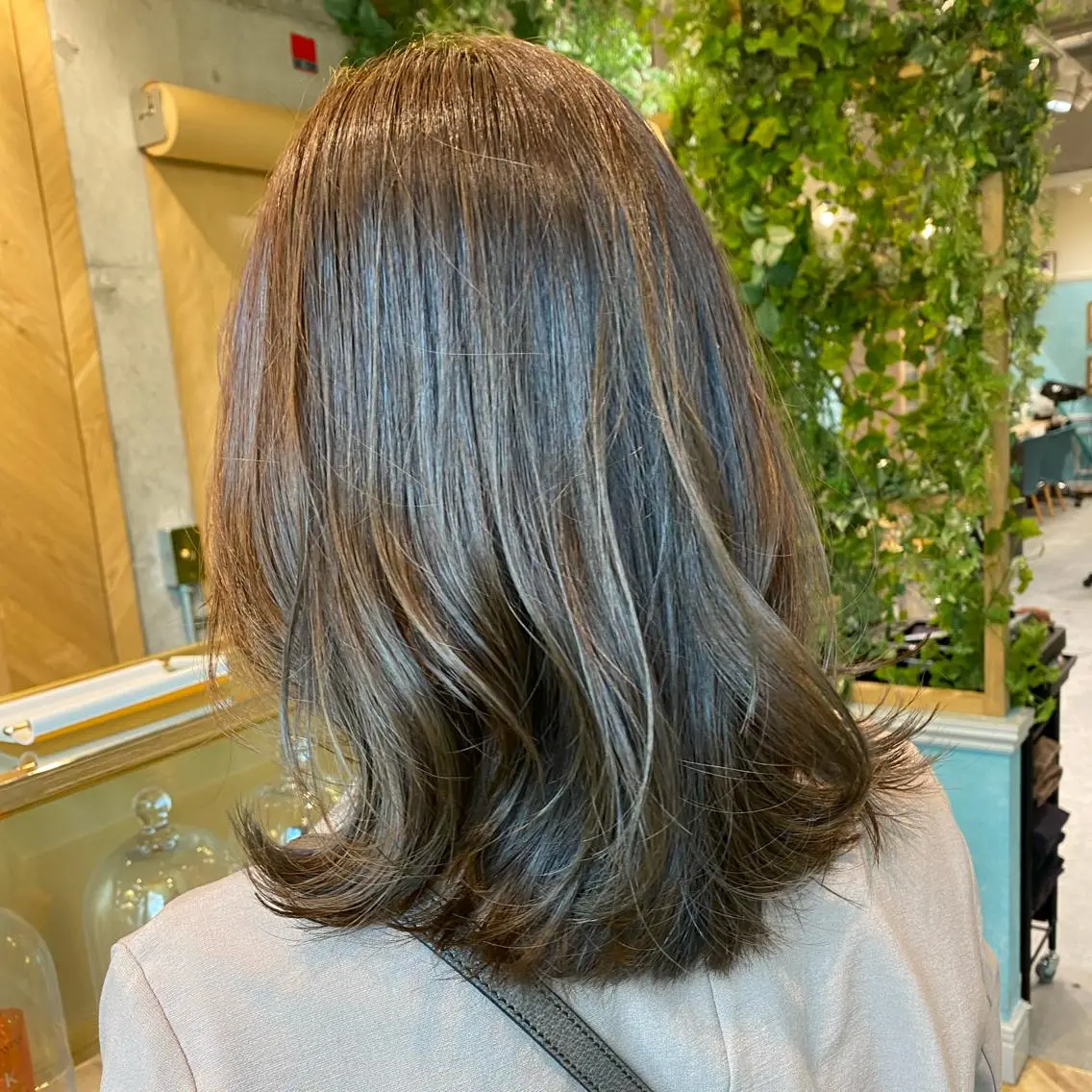 ミディアム 韓国風ヘア カット ヘアカラー トリートメント 山本翔一郎 韓国顔周りレイヤーのヘアスタイル