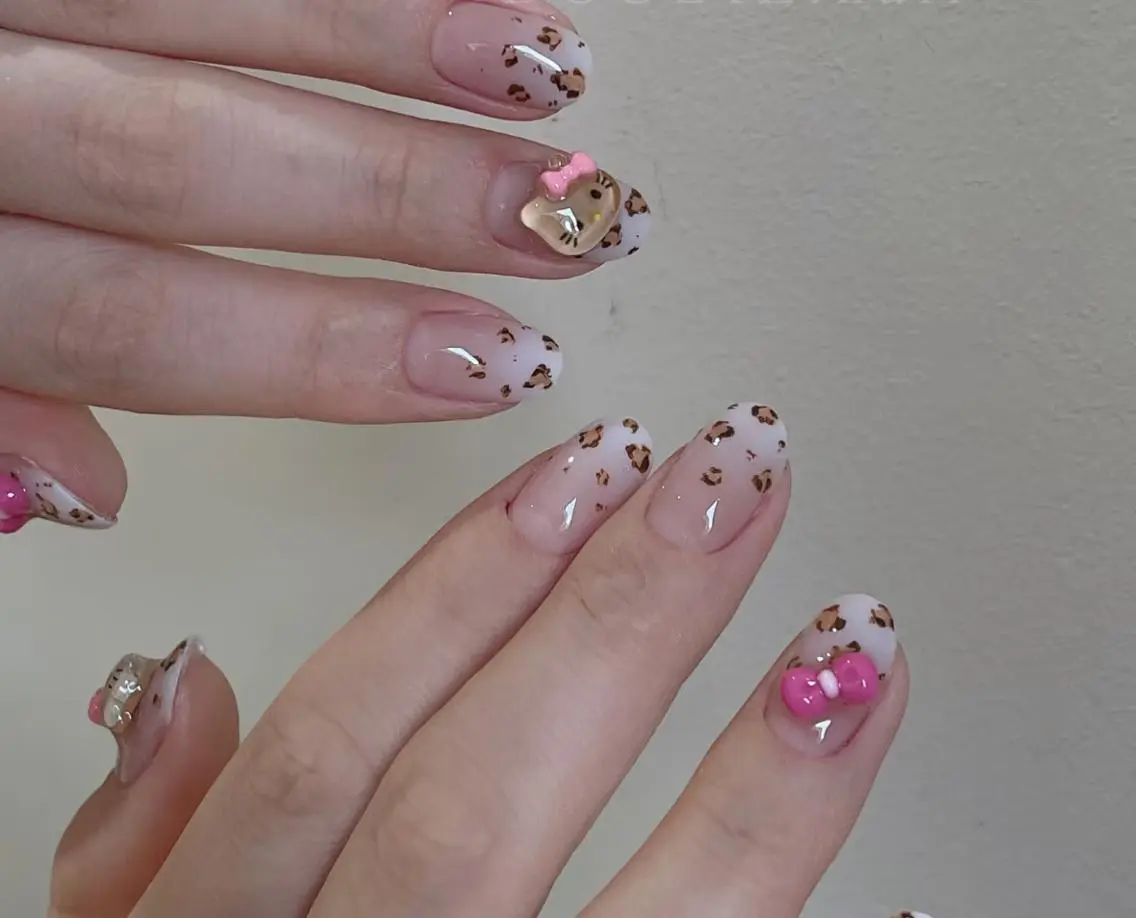 ネイル ハンドネイル 🎀 Ayaka_nailのネイルデザイン