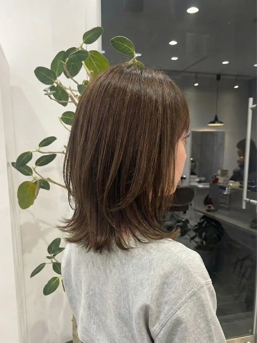 ミディアム カラー ミディアムレイヤー レイヤーカット カット ヘアカラー トリートメント tre.甲子園口店 M A R Iのヘアスタイル