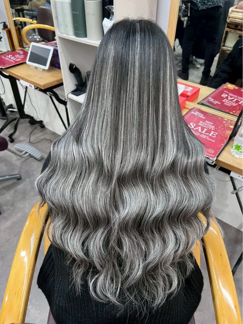 ミディアム ヘアカラー エクステ ⭐️U-topia ⭐️和泉田　りさ⭐️のヘアスタイル