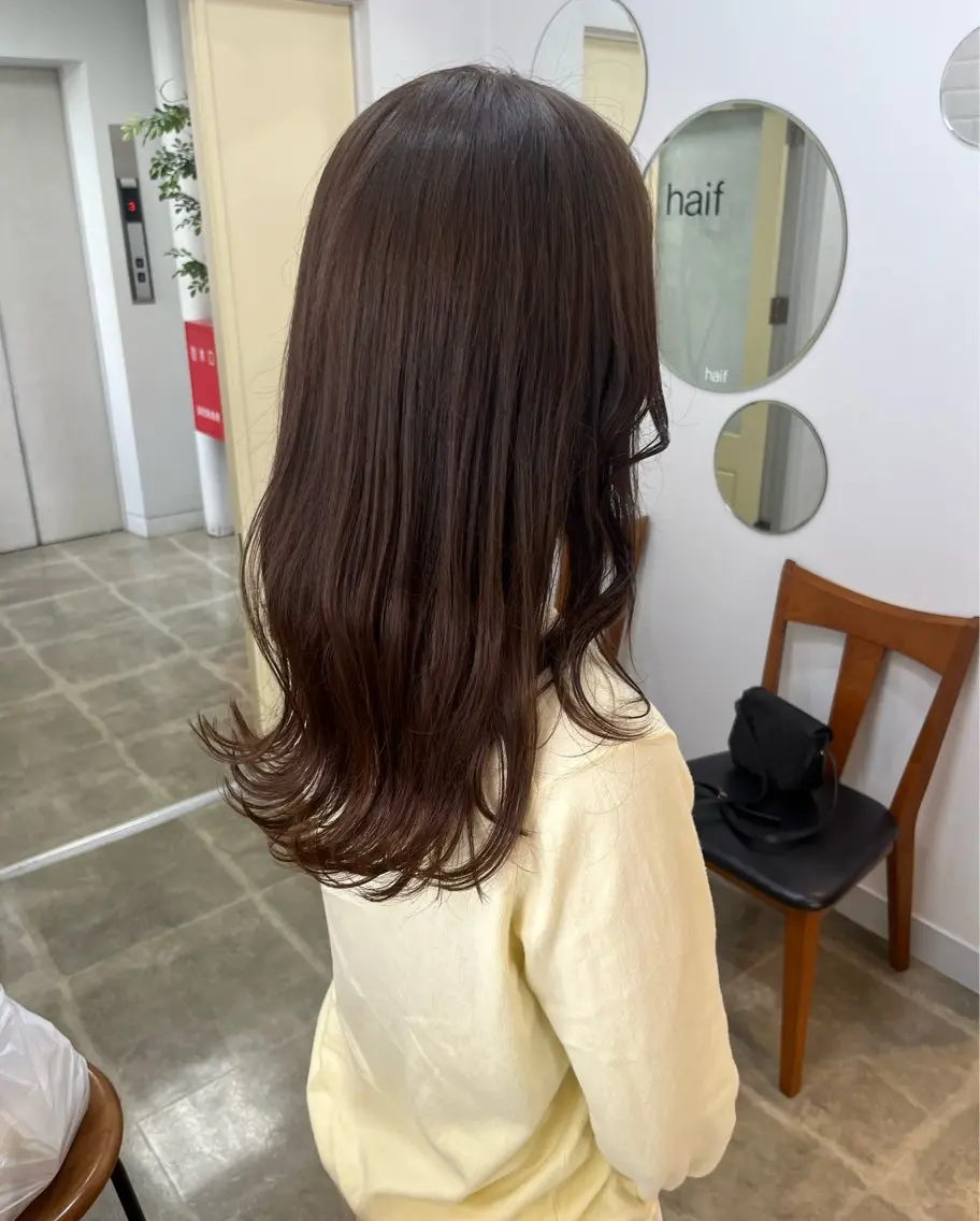 カラー オリーブカラー 都築 初果のヘアスタイル