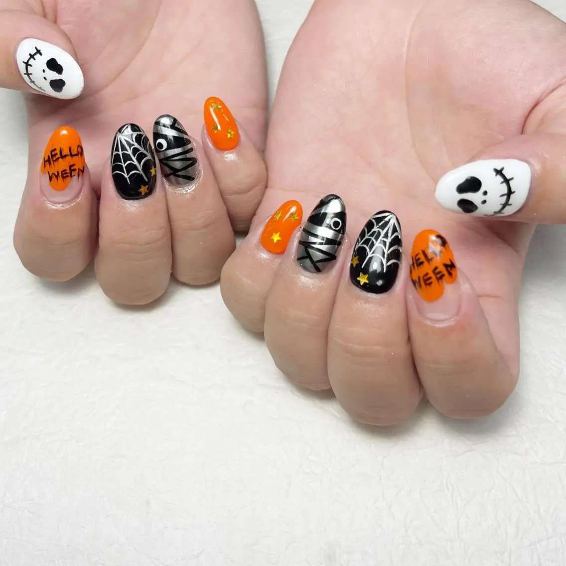 ネイル アートネイル フットネイル ジェルネイル ハロウィン キラキラネイル 🐈⬛ Minamiのネイルデザイン