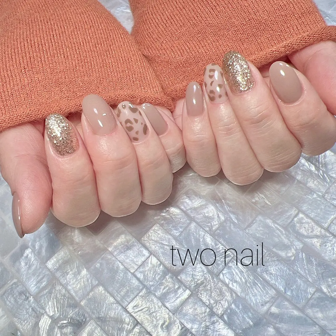 ネイル アートネイル ブラウン ネイルチップ ホワイト ハンドネイル two nailのネイルデザイン