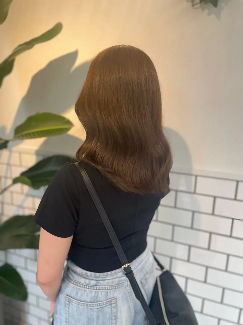 ミディアム カラー 松井 悠希のヘアスタイル