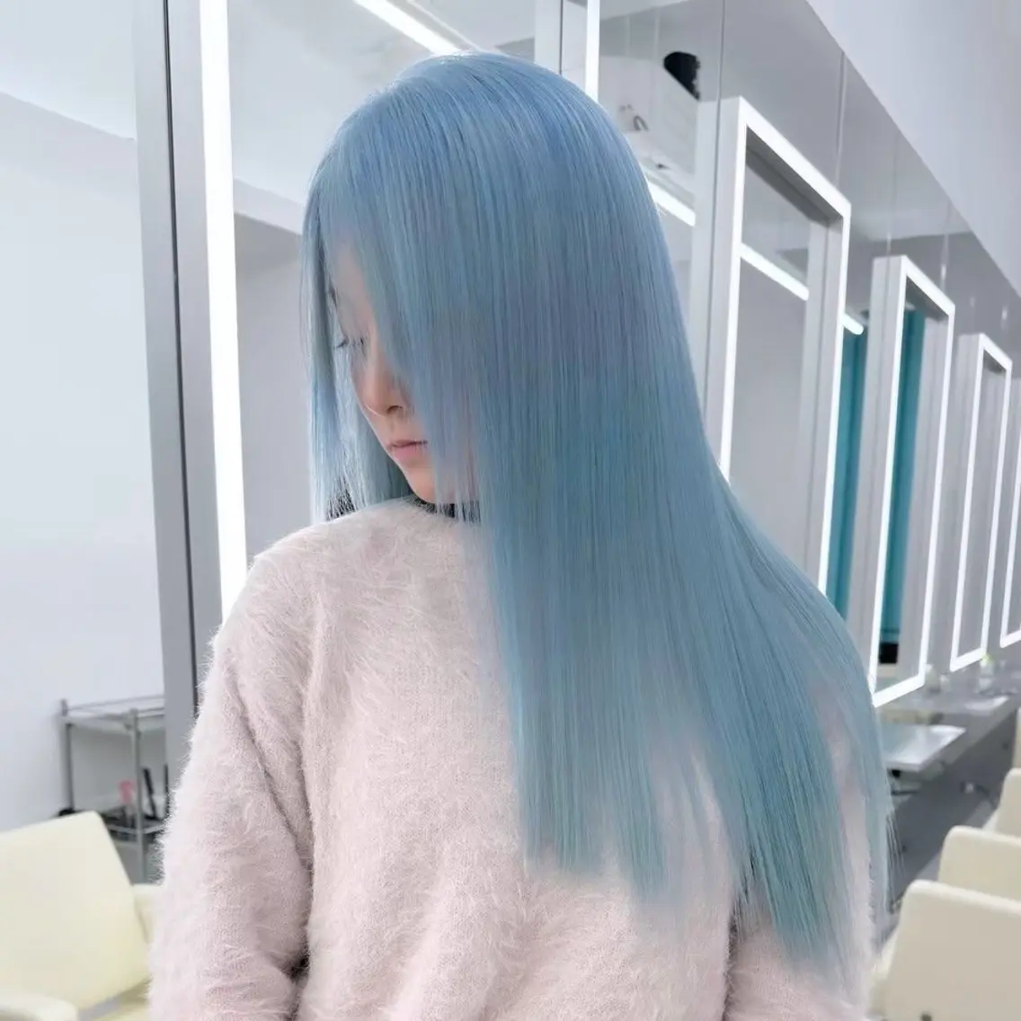 ロング カラー ブルーカラー TACE SAYAのヘアスタイル