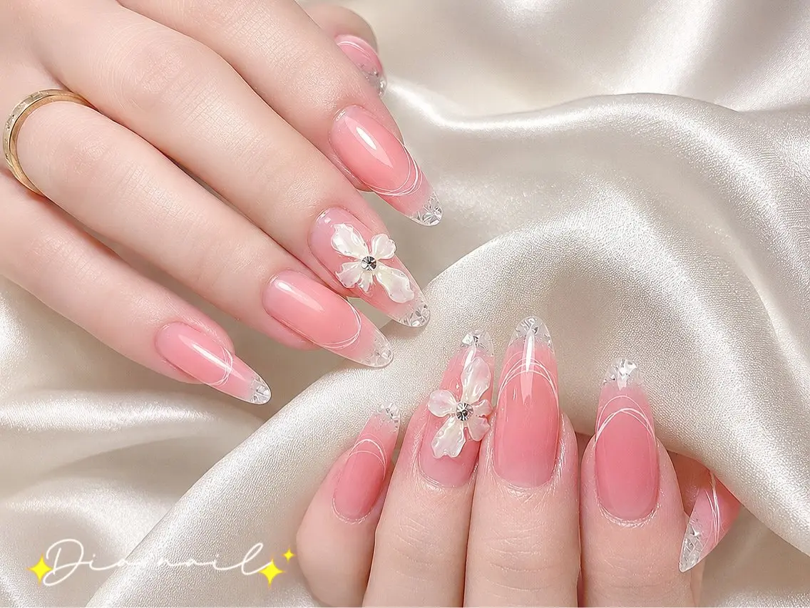 ネイル フットネイル 韓国ネイル レース マグネットネイル ニュアンスネイル ハンドネイル Dia nail サロンのネイルデザイン